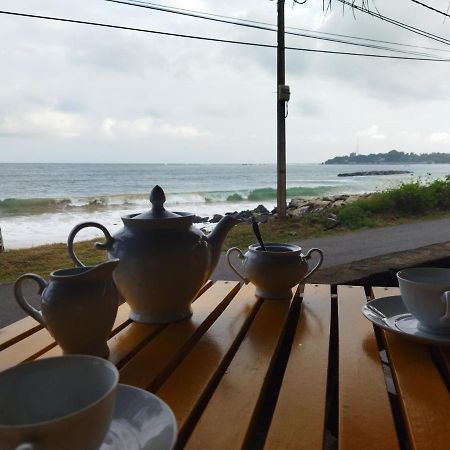 Sunchaser Beach Hotel Tangalle Exterior photo