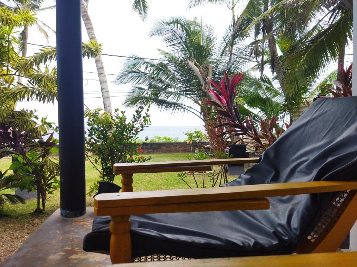 Sunchaser Beach Hotel Tangalle Exterior photo
