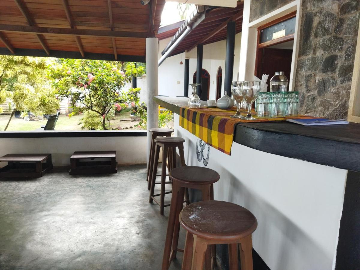 Sunchaser Beach Hotel Tangalle Exterior photo